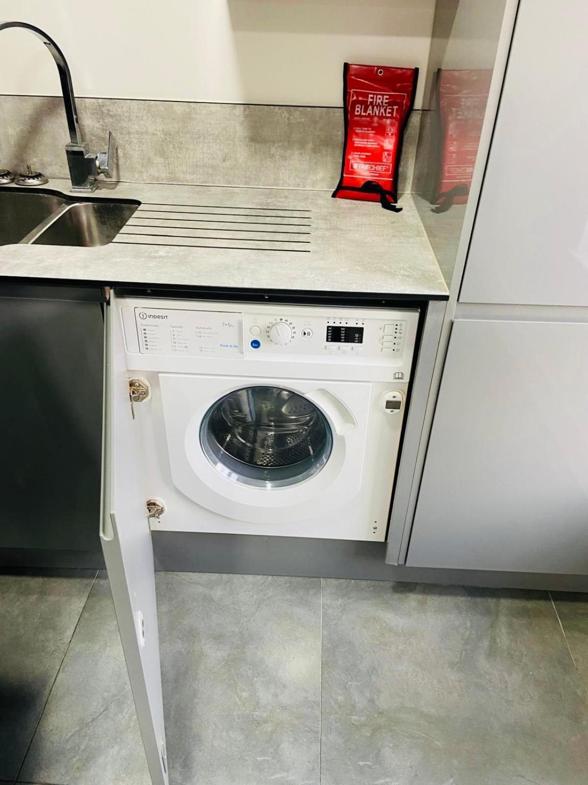 Modern Flat With Free Parking Close To Birmingham Centre Екстер'єр фото